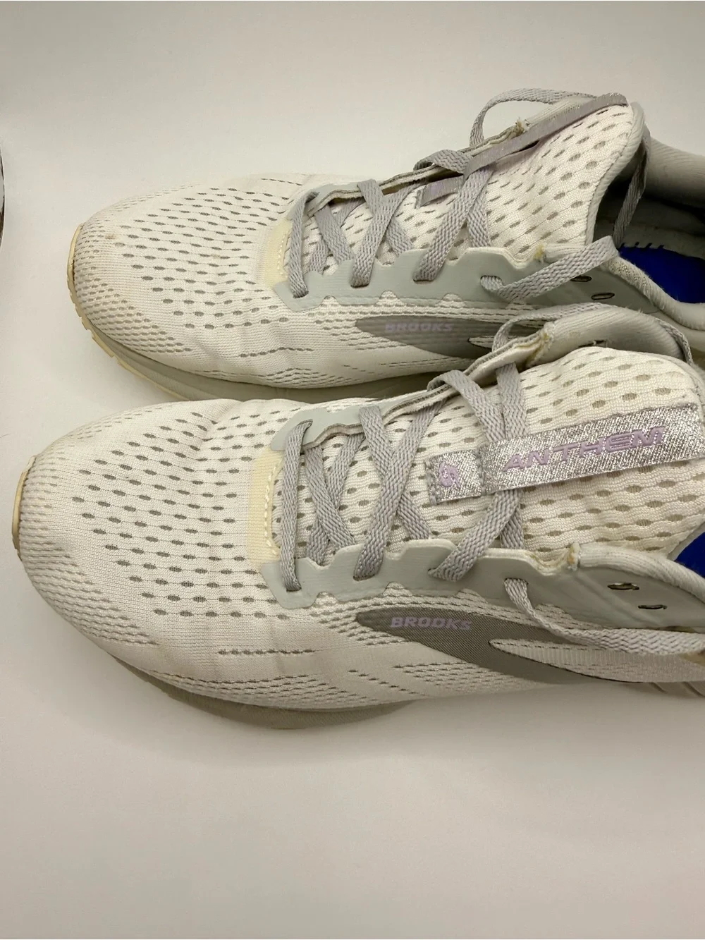 BROOKS Anthem 5 Women’s White‎ Purple Running Walking Athletic Shoes Size 8.5